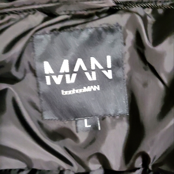 BoohooMAN Recycled High Shine Quilted Zip Through Jacket Size L Black - Picture 8 of 9